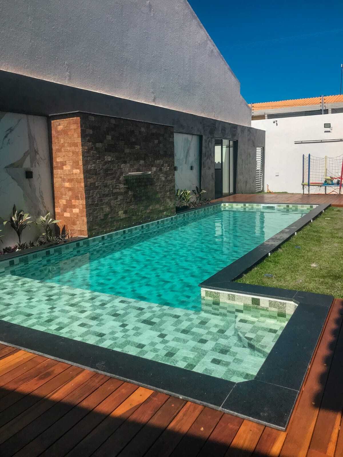 Piscina com Prainha