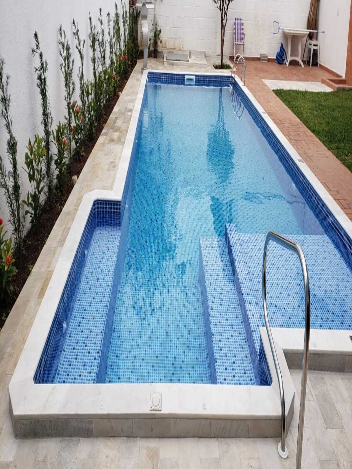 Piscina com Spa e Prainha