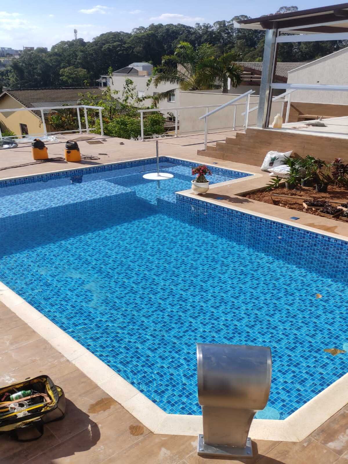 Piscina com Spa e Prainha