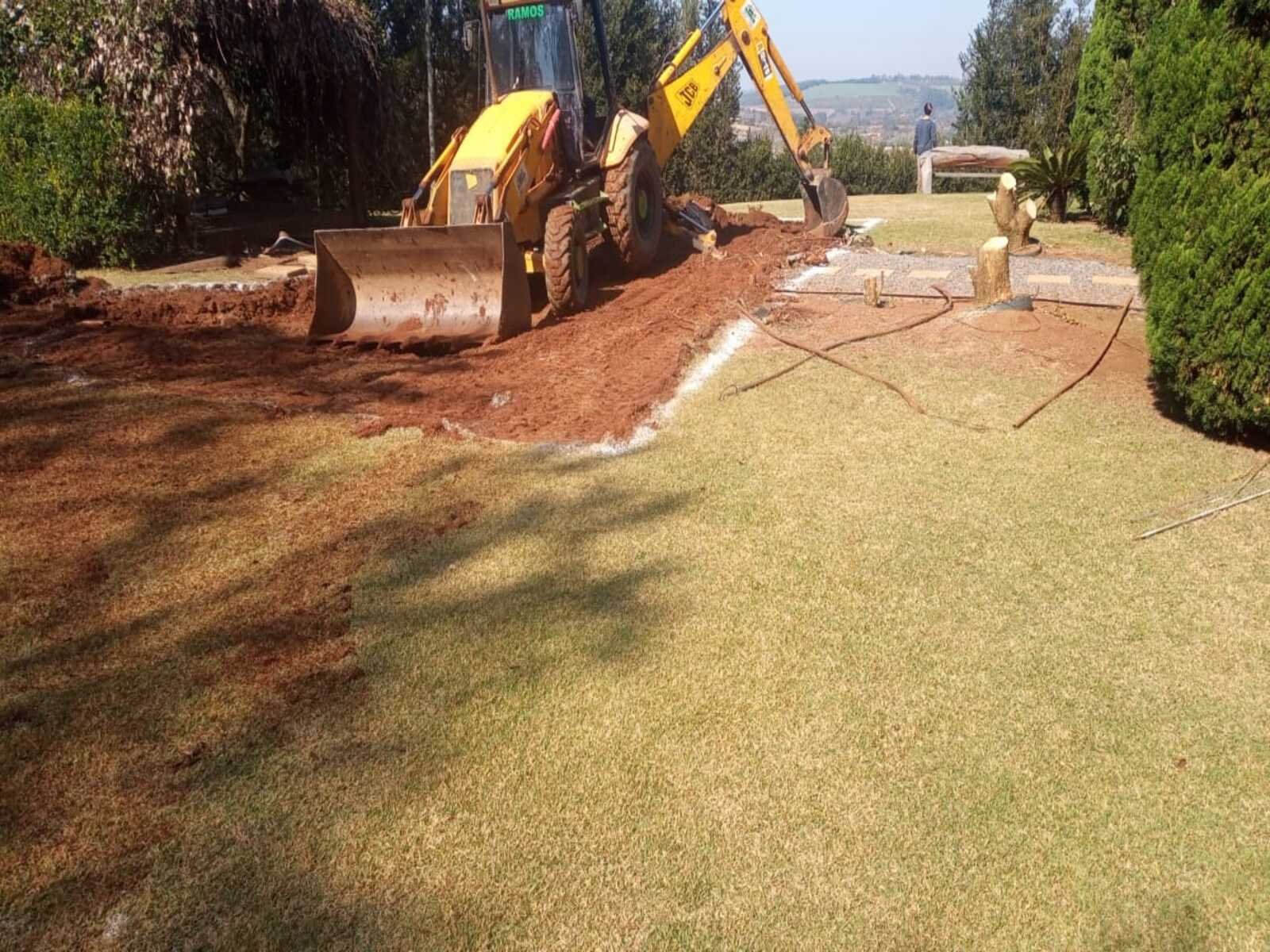 Escavação Piscina 03