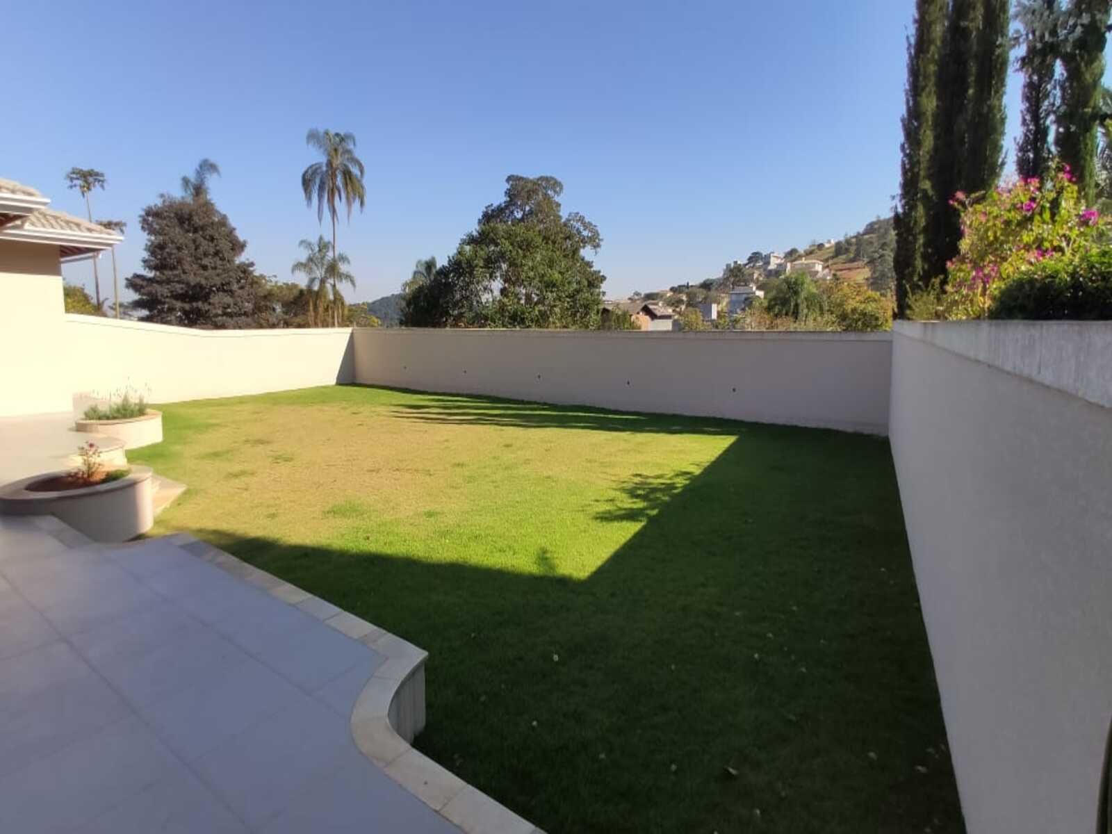 Local Piscina 02